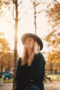 Lire la suite à propos de l’article Comment devenir photographe de mariage : transformer sa passion en métier de mariage professionnel