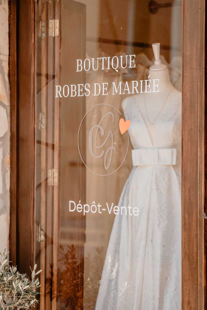 caprices d'une enfant gâtée boutique dépôt vente seconde main robe de mariée villeneuve loubet côte d'azur